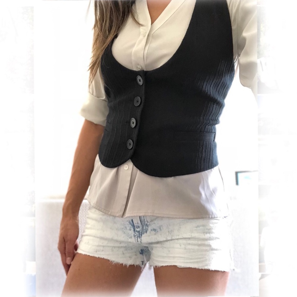 Super cute Express halter vest